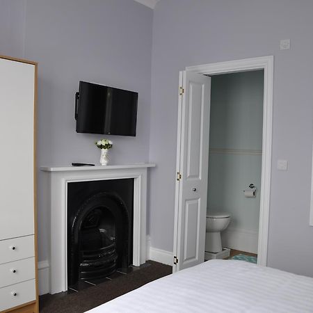 Victoria Villa Guesthouse Clacton-on-Sea Exterior photo