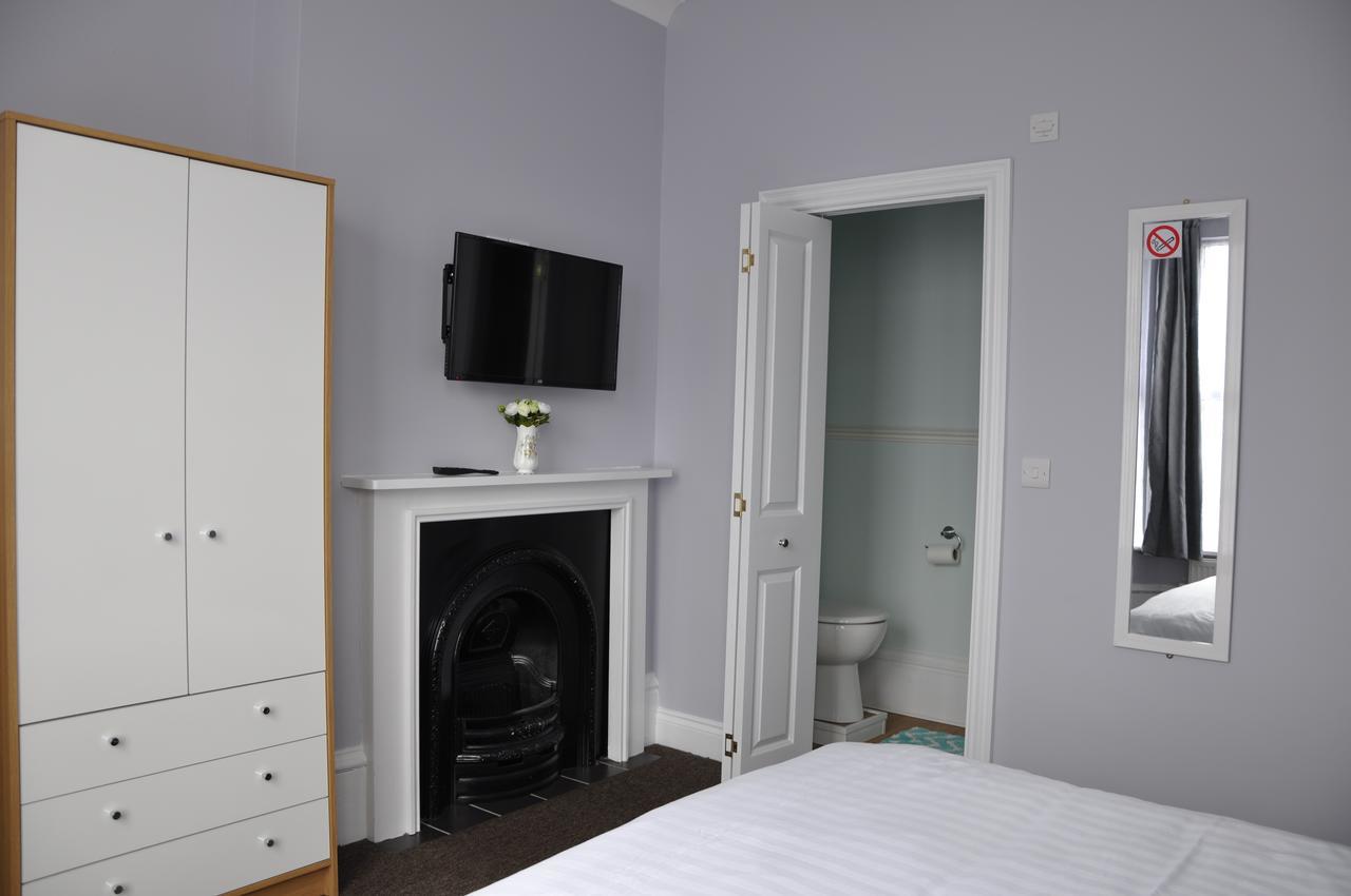 Victoria Villa Guesthouse Clacton-on-Sea Exterior photo