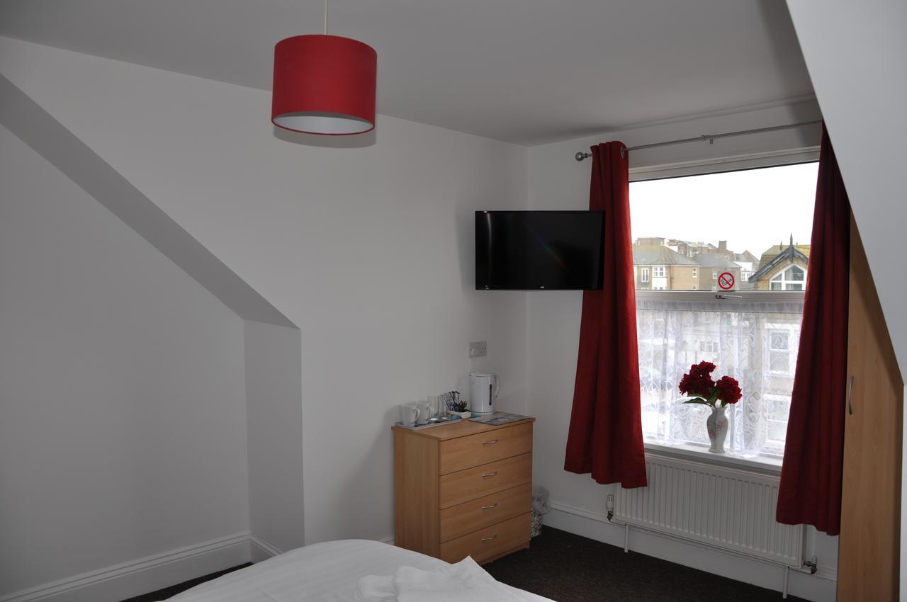 Victoria Villa Guesthouse Clacton-on-Sea Exterior photo